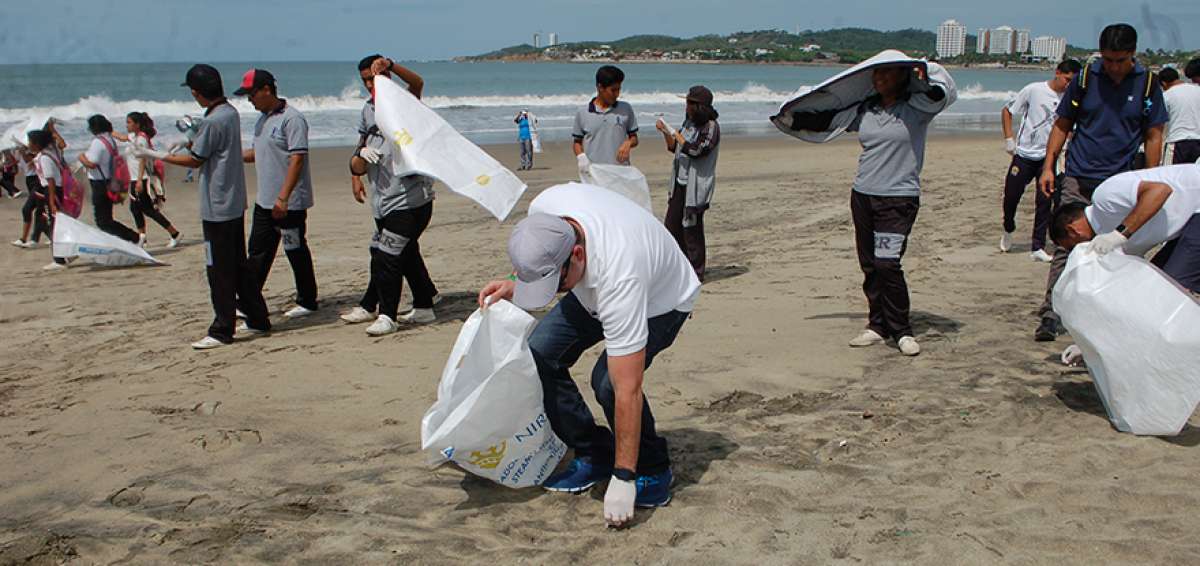 1.500 kilos de basura fueron recogidos en Villamil-Playas
