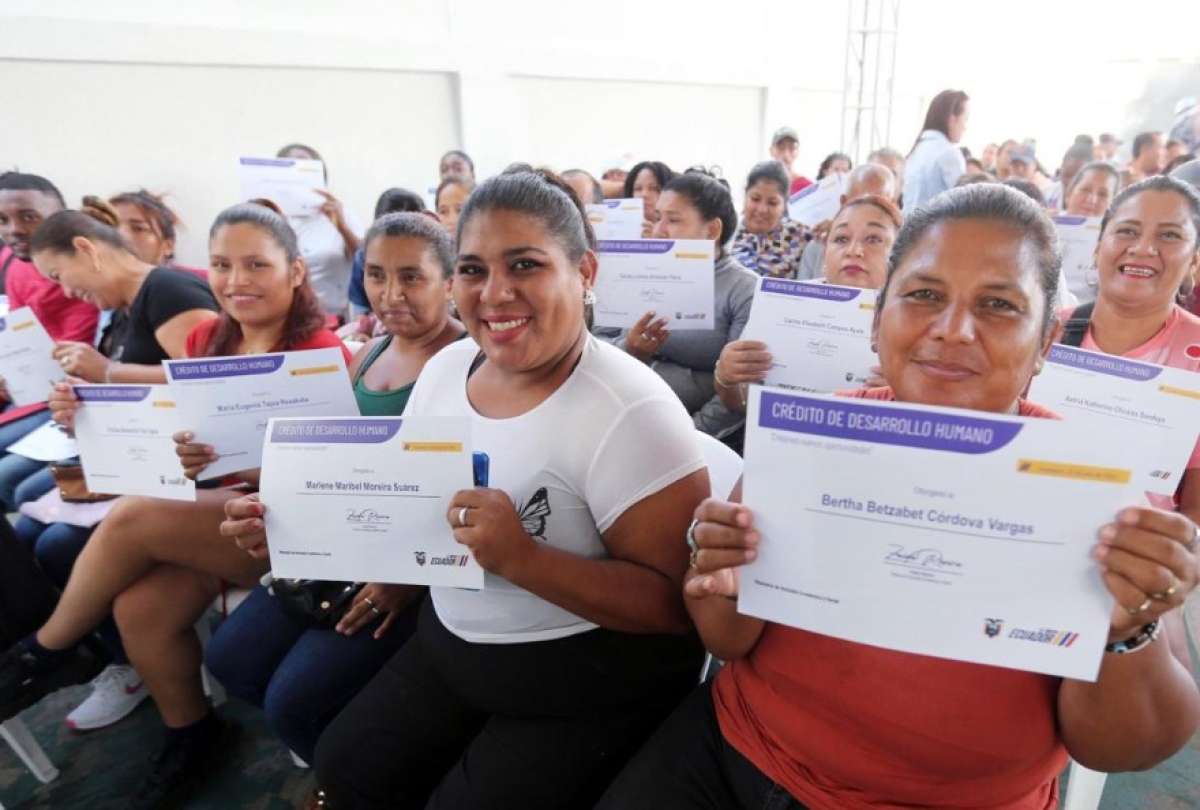 María Esperanza cuenta con un nuevo Crédito de Desarrollo Humano. ¿Qué hará con el dinero?