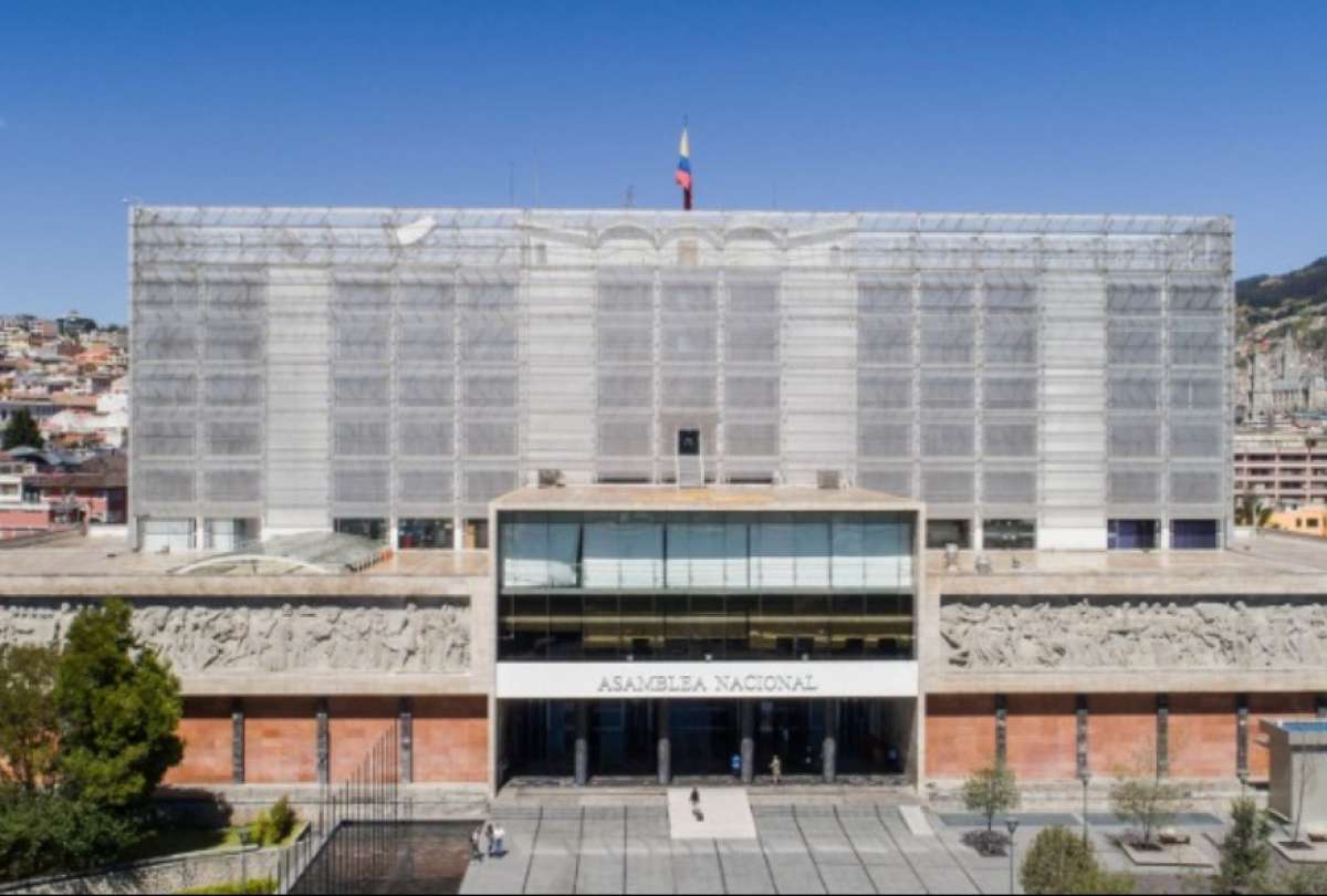 Asamble&iacute;stas expresan su rechazo al informe de la Comisi&oacute;n de Garant&iacute;as Constitucionales