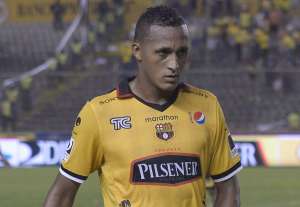 Perlaza es suspendido y no estar&aacute; en el Cl&aacute;sico