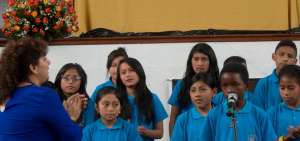 Los ni&ntilde;os cantores del pueblo fueron parte del evento musical para recordar la erradicaci&oacute;n del trabajo infantil.