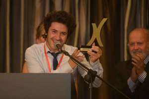 Dar&iacute;o Castro se llev&oacute; tres premios Sayce, el m&aacute;s importante fue el de &lsquo;Compositor del a&ntilde;o&rsquo;. La nueva categor&iacute;a de la edici&oacute;n fue Canci&oacute;n deportiva. Foto: Santiago Aguirre.