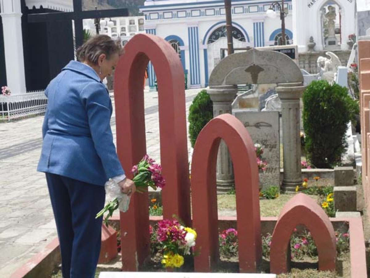 Riobamba pide otro camposanto