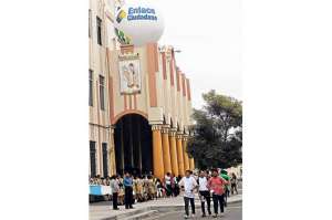 El enlace ciudadano se realiz&oacute; en el colegio emblem&aacute;tico Vicente Rocafuerte, en Guayaquil, que actualmente est&aacute; siendo intervenido. Foto: Lylibeth Coloma / El Tel&eacute;grafo