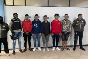 Los cinco integrantes de una peligrosa banda fueron capturados en un operativo en Tungurahua. 