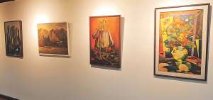 La curadur&iacute;a de los 70 cuadros estuvo a cargo del artista pl&aacute;stico Robin Echanique, restaurador de obras.