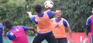 Liga y Emelec preservan figuras para cruciales encuentros de Copa