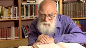 James Randi se dedic&oacute; por a&ntilde;os a desenmascarar a charlatanes y seudocient&iacute;ficos. FOTO: CORTES&Iacute;A BP BLOSPOT. 