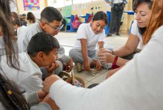 El Ministerio de Educación confirmó que 92.448 estudiantes fueron reinsertados en las aulas de los centros educativos del Ecuador. 