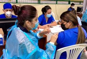 Quito continúa con la campaña de vacunación masiva contra el covid-19.