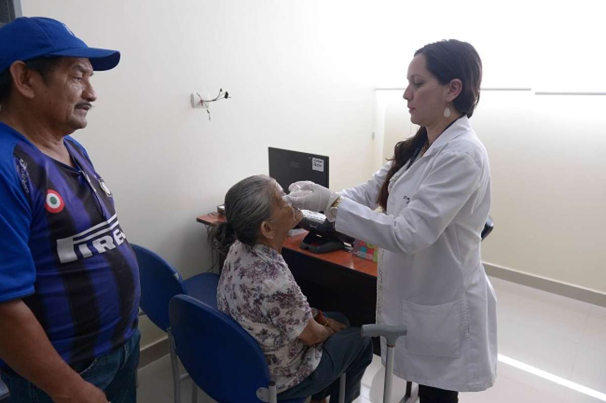 Varios pacientes eran atendidos en el &aacute;rea de oftalmolog&iacute;a. Foto: Karly Torres