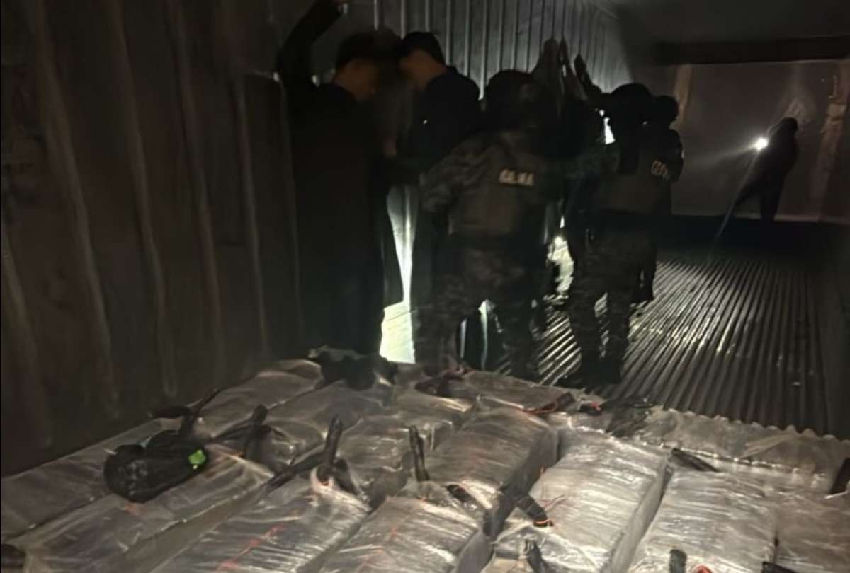 Golpe al narcotr&aacute;fico en Guayaquil: decomisan 1,5 toneladas de droga en un puerto