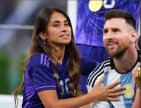 Medios internacionales evidenciaron el incómodo momento que pasó Antonella Roccuzzo momentos previos a la inauguración de la Copa América. 