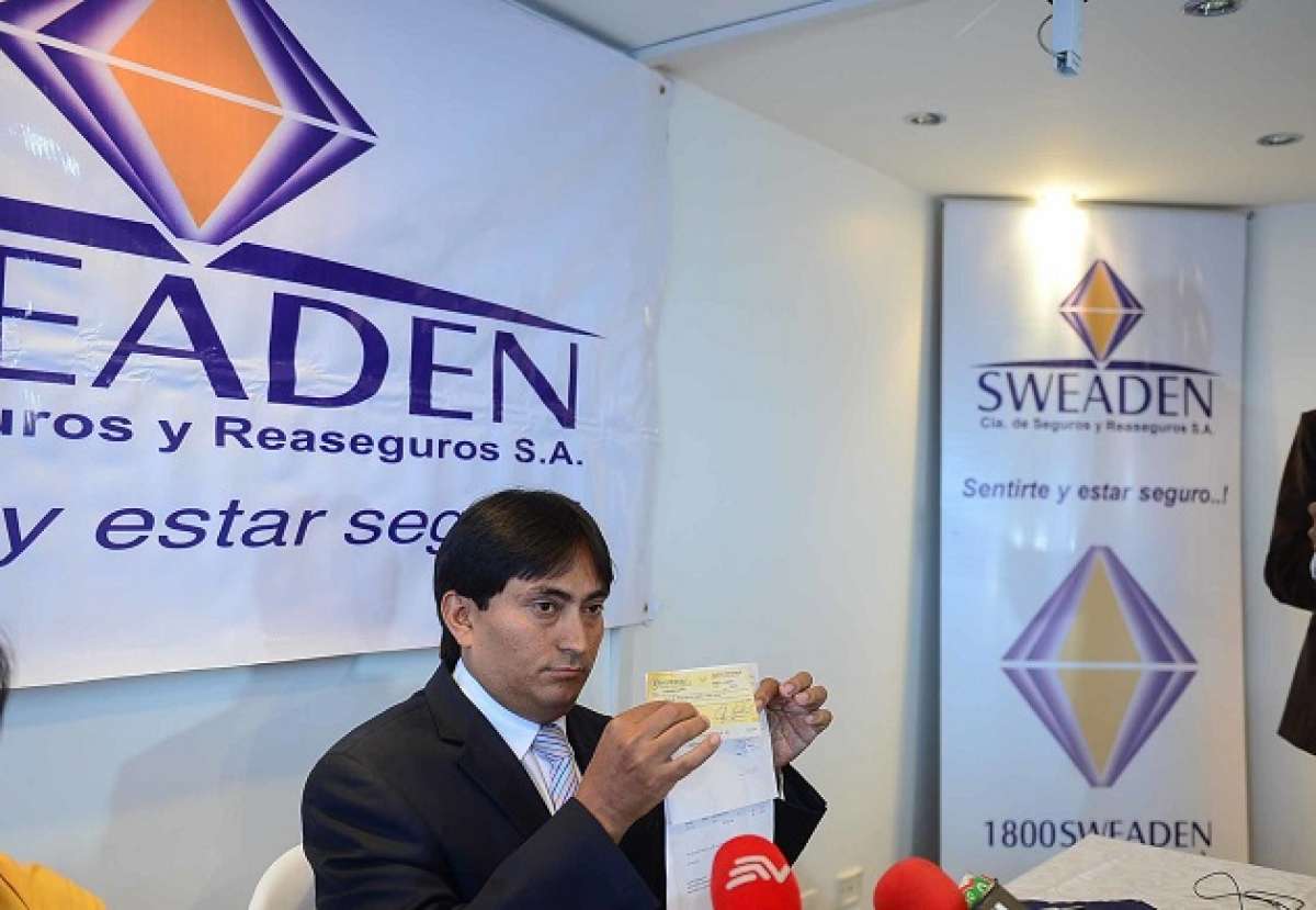 El titular de la aseguradora Sweaden garantiz&oacute; que se cumplir&aacute; con las respectivas indemnizaciones para las personas afectadas. Foto: &Aacute;lvaro P&eacute;rez / EL TEL&Eacute;GRAFO