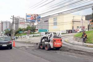 Hasta ahora, la Alcald&iacute;a saliente ha rehabilitado m&aacute;s de mil kil&oacute;metros de v&iacute;as. Foto: Archivo