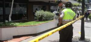 En el sector 6 de Diciembre y Portugal se registr&oacute; el asalto y asesinato de Fernando Casanova. Agentes de Polic&iacute;a acordonaron el sitio.