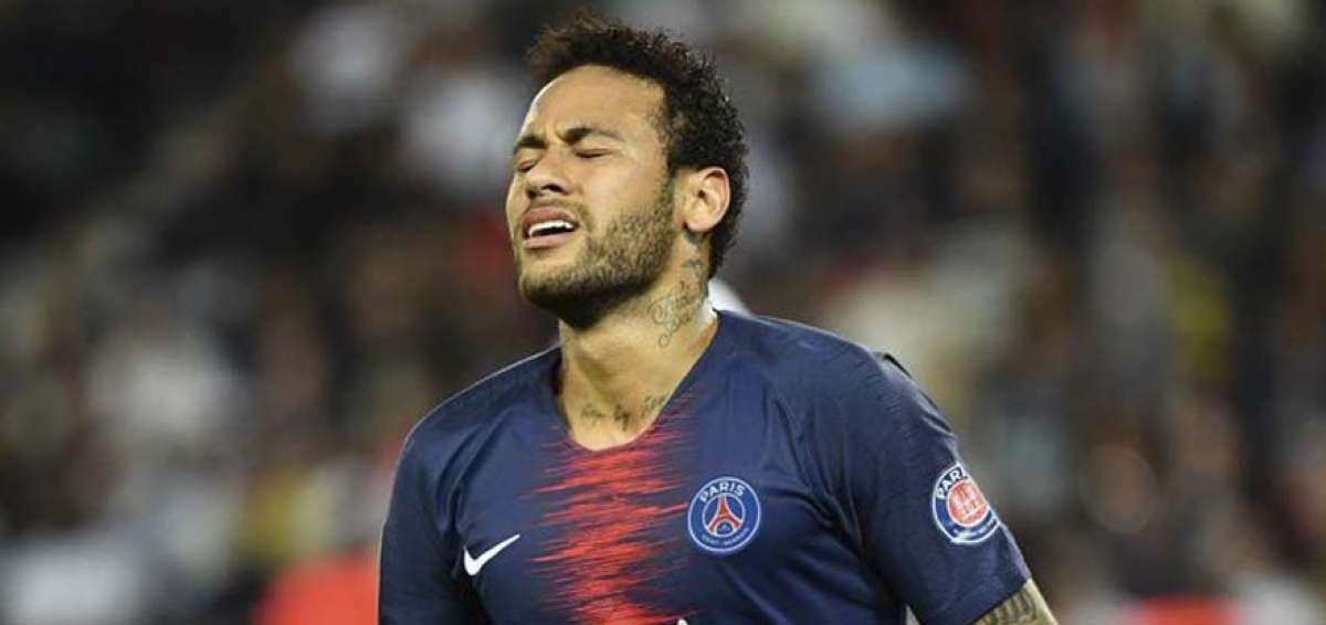 Neymar, sancionado tres partidos por "insultar" a los &aacute;rbitros