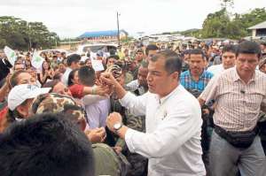 El presidente Rafael Correa ofreci&oacute; su enlace ciudadano desde el cant&oacute;n Arosemena Tola, a donde lleg&oacute; el viernes pasado. Foto: Cortes&iacute;a | Presidencia de la Rep&uacute;blica