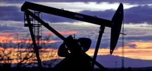 Petr&oacute;leo sufre una baja de precios en los principales mercados internacionales