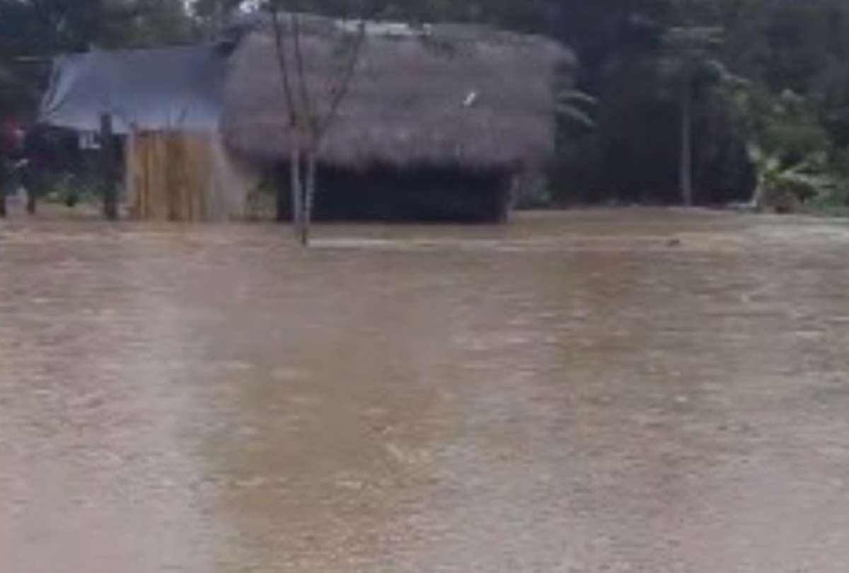 Fuertes lluvias provocan desbordamiento del r&iacute;o Gareno en Napo