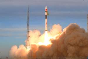 China lanzó dos nuevos satélites al espacio. 