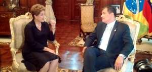 Correa y Rousseff se re&uacute;nen en Carondelet