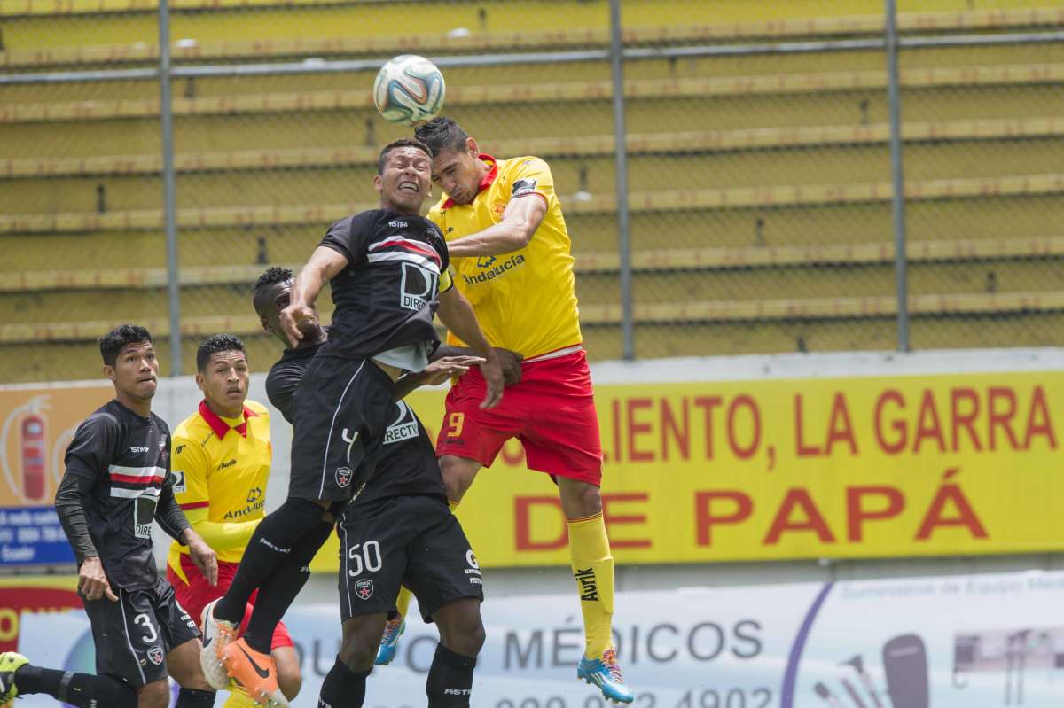 El Aucas se enfrenta hoy al Macar&aacute;, de Ambato. Foto: Fernando Sandoval/ EL TEL&Eacute;GRAFO. 