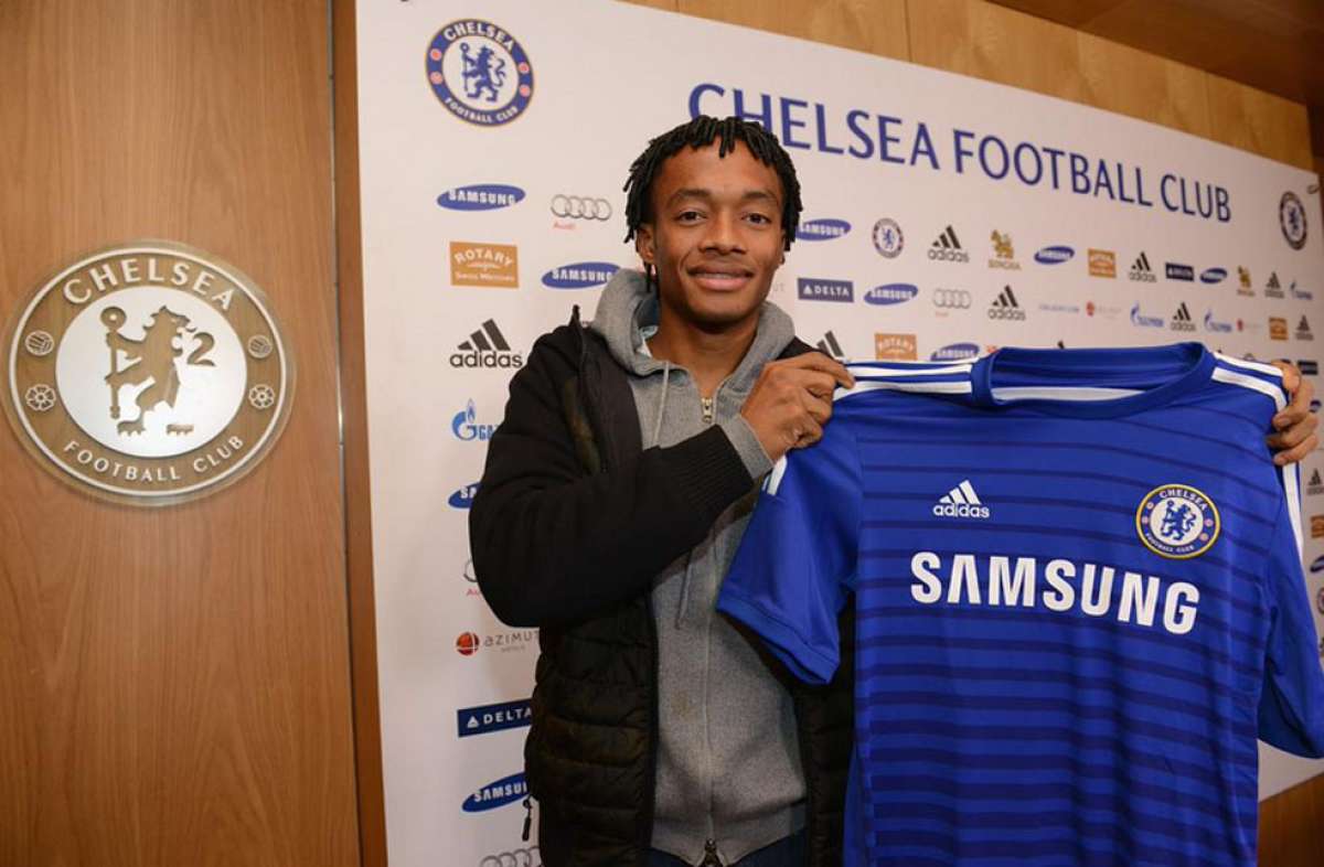 Chelsea confirma el fichaje del extremo colombiano Cuadrado