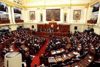 Congreso de Perú aprueba dictamen para adelantar elecciones generales por crisis política