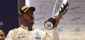 Lewis Hamilton gana el GP de Singapur y ampl&iacute;a su ventaja al frente del Mundial