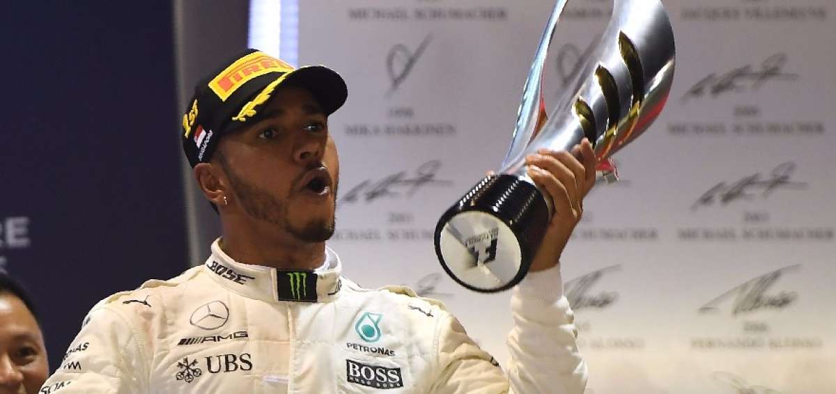 Lewis Hamilton gana el GP de Singapur y ampl&iacute;a su ventaja al frente del Mundial