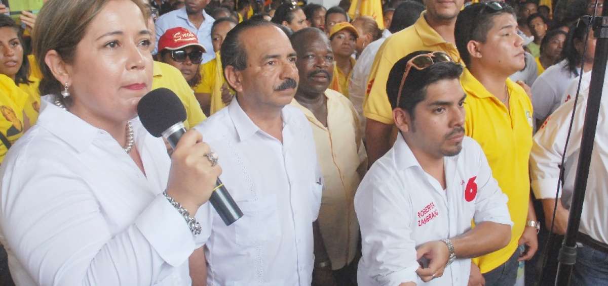 Galo Zambrano (centro) habr&iacute;a tenido un cruce de balas con los delincuentes.
