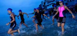 Manta vive la fiesta del triatl&oacute;n de alto nivel