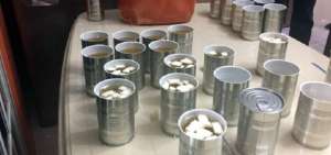 La coca&iacute;na en estado l&iacute;quido era envasada en supuestas latas de conservas que iban a ser exportadas a Europa. Los alijos sal&iacute;an por Puerto Bol&iacute;var.