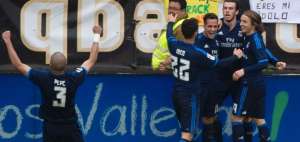 Real Madrid remonta con doblete de Bale y sigue en carrera por la Liga