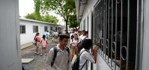 La estructura provisional del colegio 5 de Junio, en Manta, no sufri&oacute; afectaciones en el &uacute;ltimo sismo.