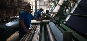 El 70% de la industria est&aacute; paralizada