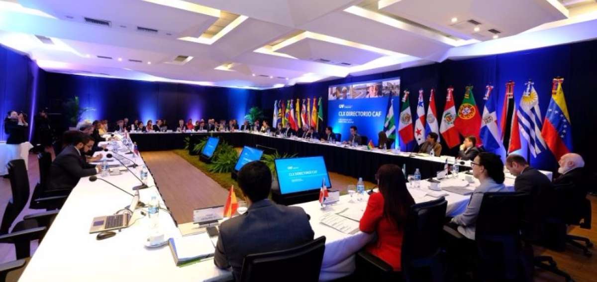 En la reuni&oacute;n de la CAF, los ministros de Econom&iacute;a y Finanzas analizan temas sobre gesti&oacute;n integral del riesgo, cambio clim&aacute;tico, entre otros.