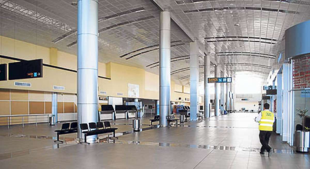 El aeropuerto fue construido por el Cuerpo de Ingenieros del Ej&eacute;rcito en aproximadamente 20 meses. Tuvo una inversi&oacute;n de $ 53 millones. Foto: Fabricio Cruz |  para El Tel&eacute;grafo