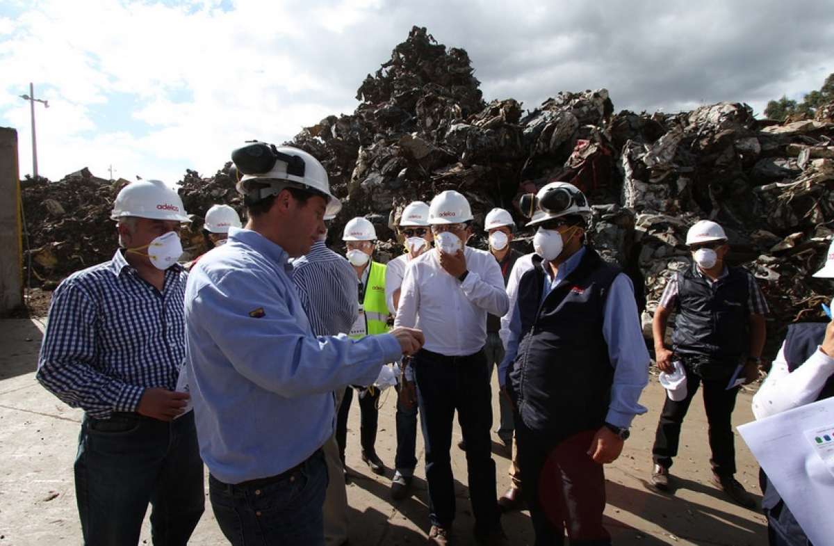 Ministro de Sectores Estrat&eacute;gicos visit&oacute; planta industrial en Al&oacute;ag 