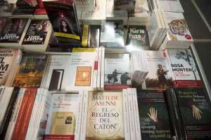 Ma&ntilde;ana se llevar&aacute; a cabo la noche de descuentos (20%) en el evento libresco, que este a&ntilde;o pretende ser el inicio de un Plan Nacional de Lectura. Fernando Sandoval / El Tel&eacute;grafo