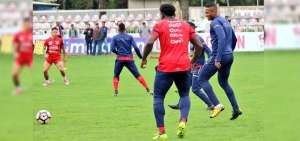 Ecuador prepara equipo titular para enfrentar a Chile