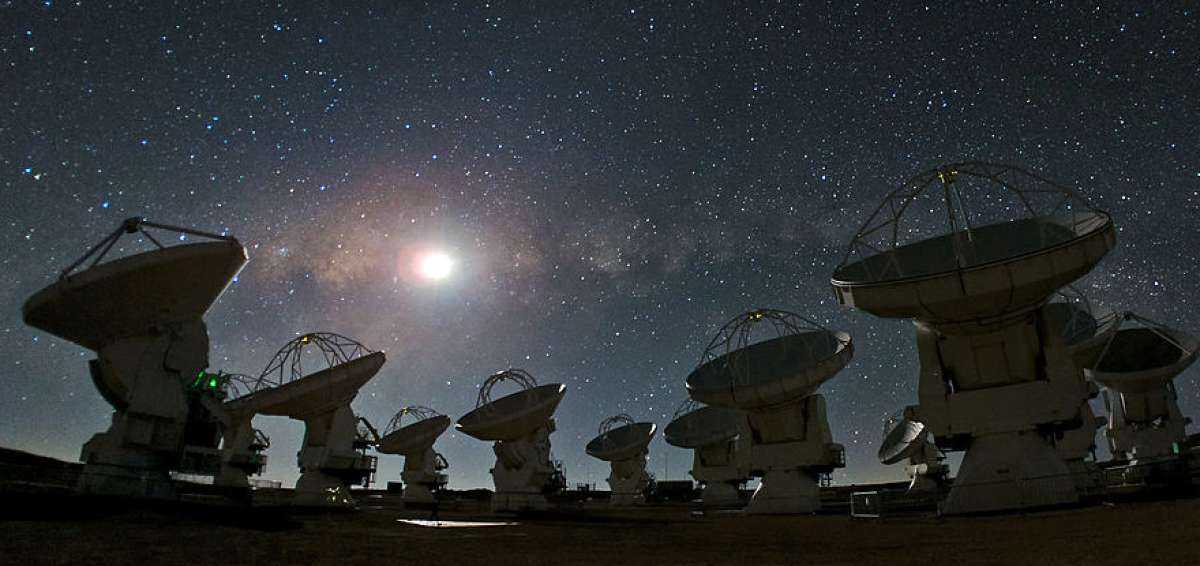 Expertos de 33 pa&iacute;ses se reunieron en Chile para analizar el problema que habr&iacute;a en 20 a&ntilde;os para archivar informaci&oacute;n de la astronom&iacute;a.
