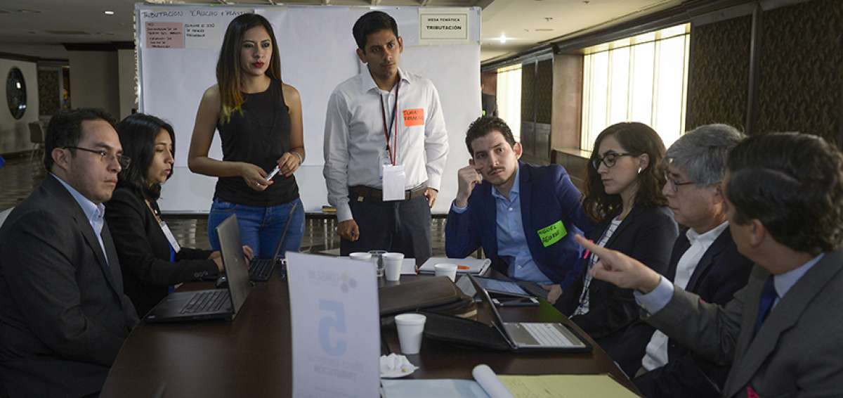 El auditorio del edificio La Previsora, ubicado en el centro de Guayaquil, es el lugar escogido para la realizaci&oacute;n de estas mesas sectoriales.