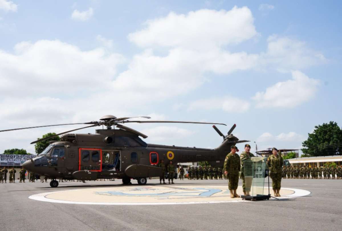 El presidente Daniel Noboa encabezó la ceremonia de entrega de dos helicópteros para la Fuerza Terrestre. 