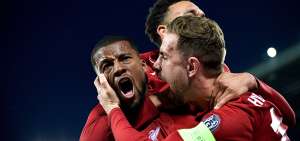 Georginio Wijnaldum (izq.), de Liverpool, celebra el tercer gol para su equipo en el juego del martes 7 de mayo ante el FC Barcelona.