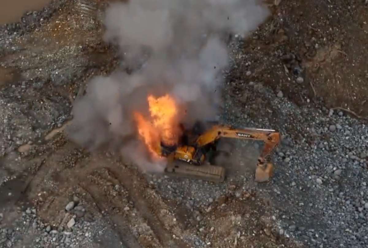 Maquinaria y campamentos improvisados para actividades de minería ilegal fueron inhabilitados.