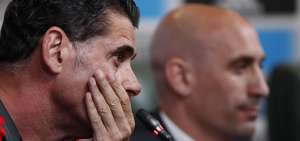 El nuevo seleccionador espa&ntilde;ol, Fernando Hierro, comparece en rueda de prensa, tras la destituci&oacute;n de Julen Lopetegui.