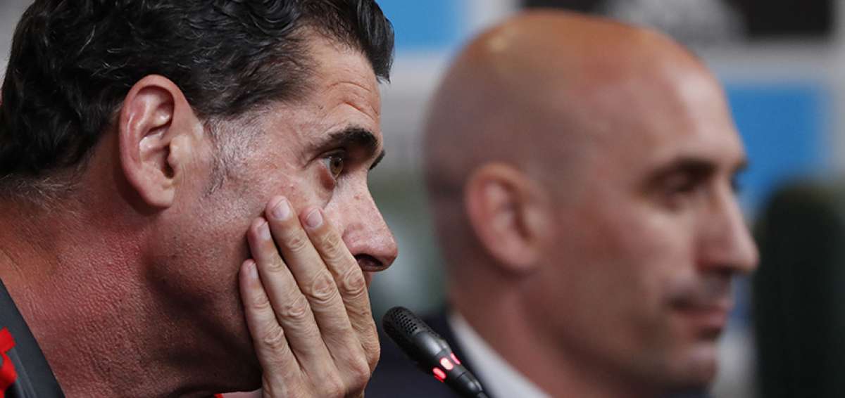 El nuevo seleccionador espa&ntilde;ol, Fernando Hierro, comparece en rueda de prensa, tras la destituci&oacute;n de Julen Lopetegui.