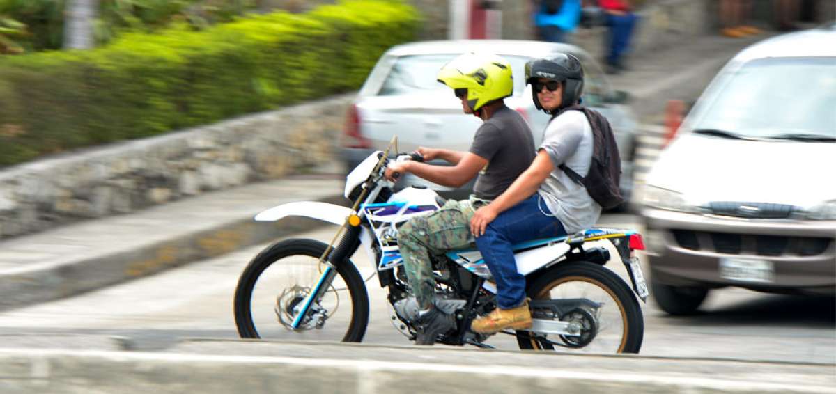 Los operativos para evitar la circulaci&oacute;n de dos hombres en moto continuar&aacute;n en Guayaquil.